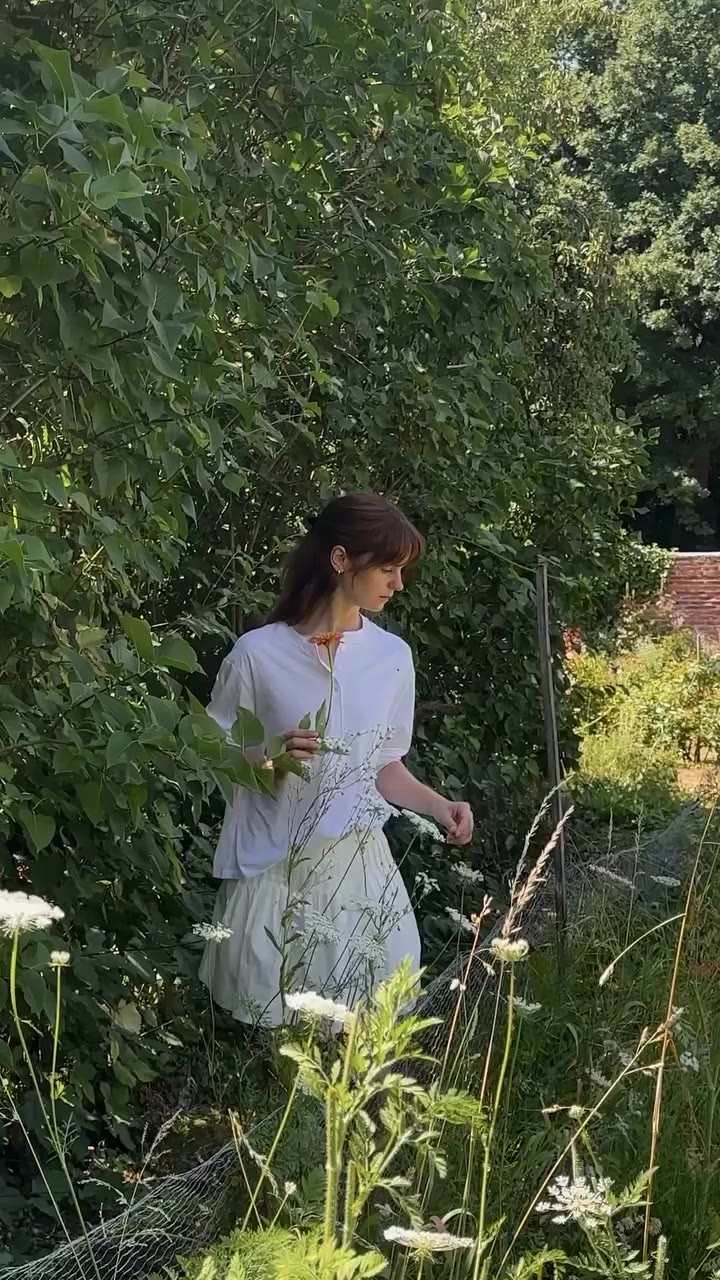 Hope you had a lovely Summer 🌷 Rieke wearing S-T-H Villa Henley & Accordion…