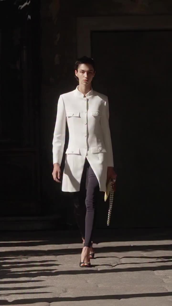 6 looks. 6 #VIVETTA archetypes. A first glimpse at the Spring-Summer 2027…