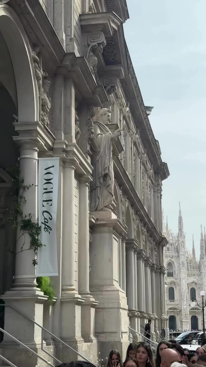 During Milano Fashion Week, Vogue Café returns to Milan, transforming Palazzo…