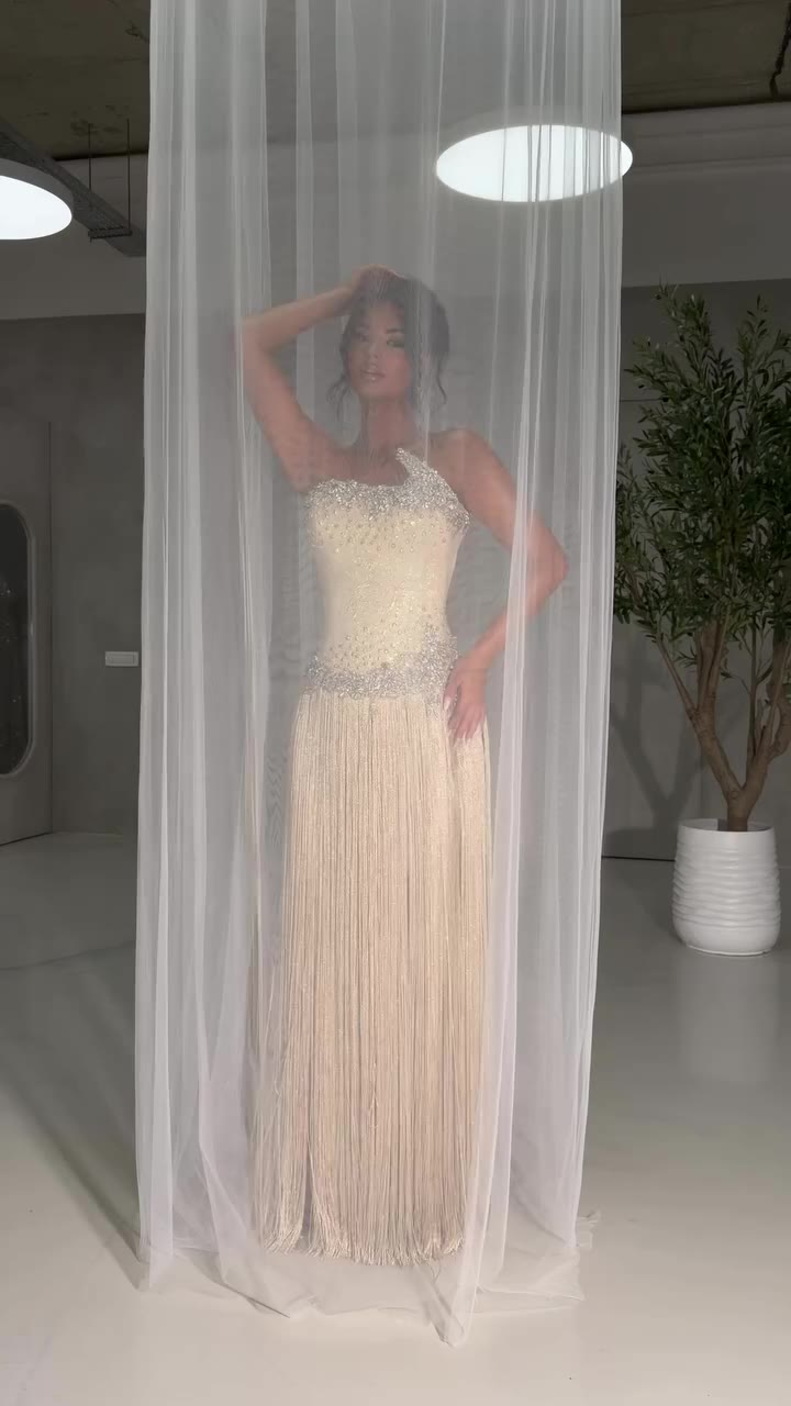 Movement.Detail.Elegance.✨ #tabja #dress #dresses #hautecouture #eveningdress