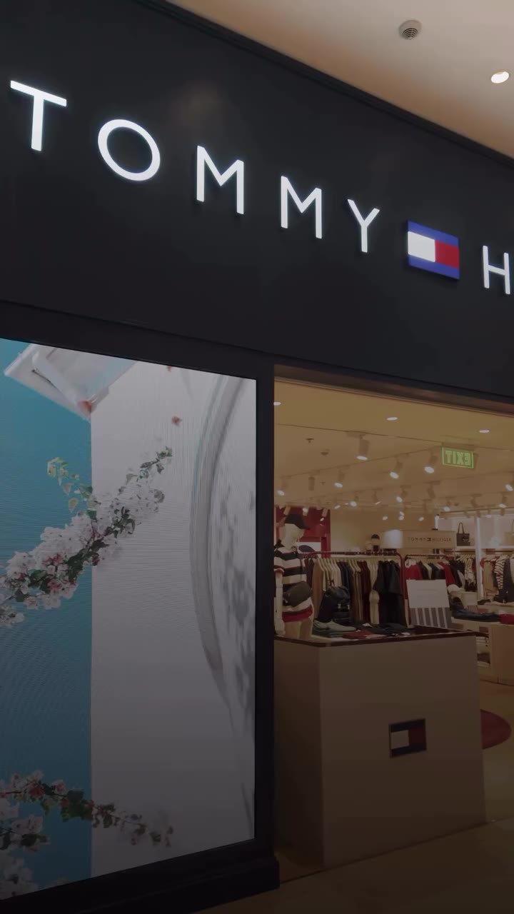 A closer look at the standout @tommyhilfiger looks from the…