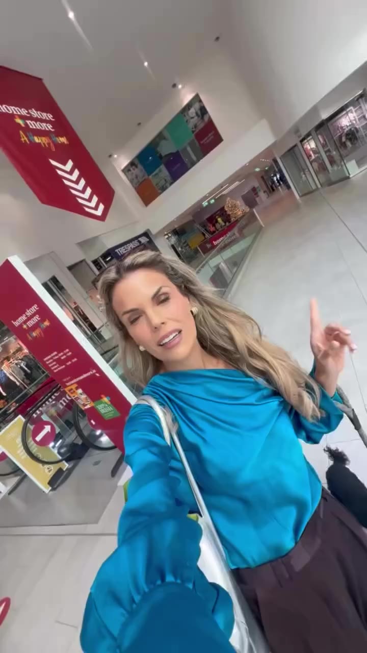 @rosalindlipsett popped in to our new event space to show you some of the…