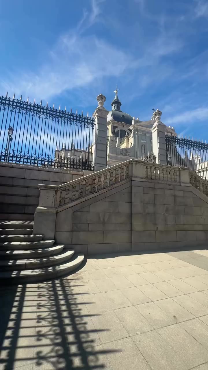Esta vez tocou en Madrid @pudelhundco 🥵👜 Al final del vídeo tenéis un truco……
