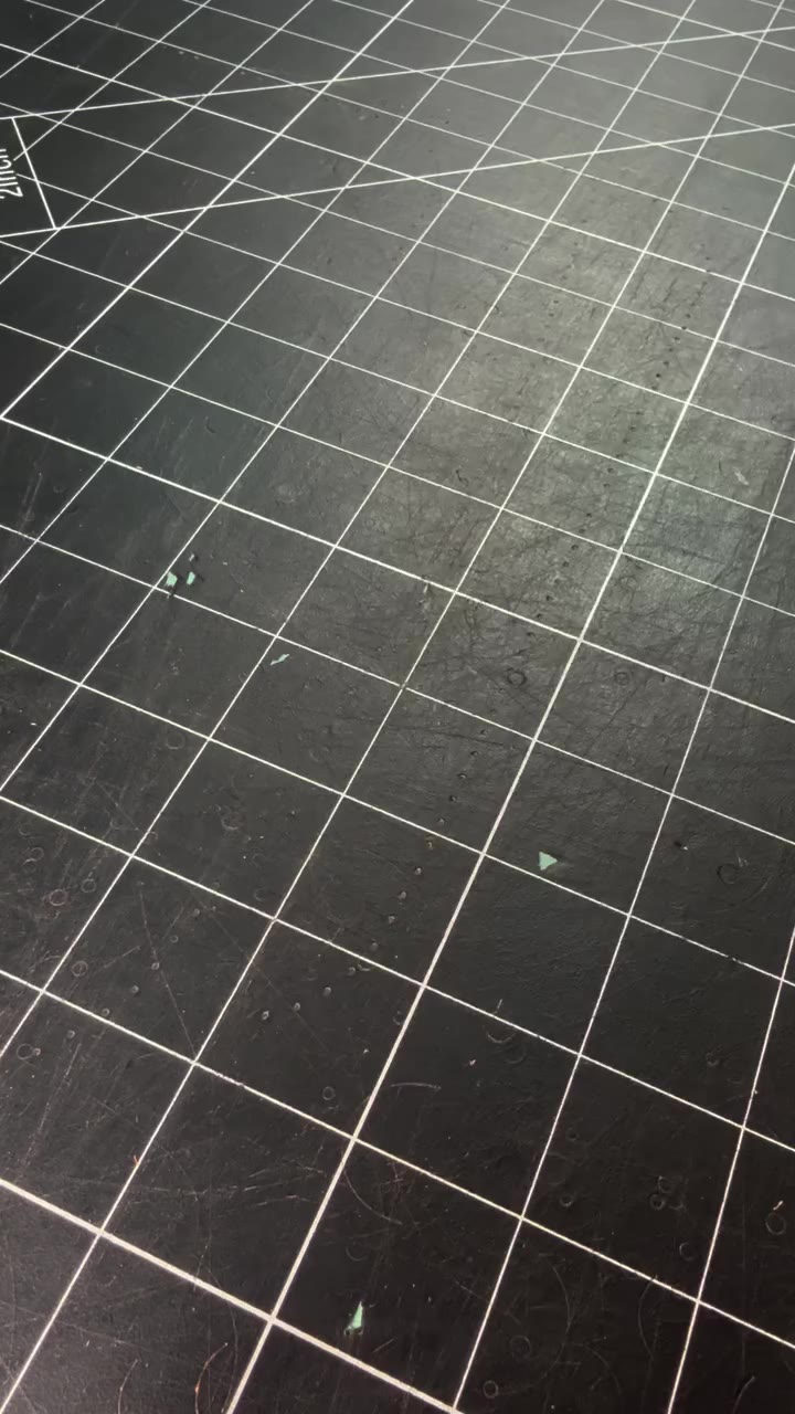 Cutting out #leatherasmr #leatherwork #leathercraft #leatherpattern #craftasmr