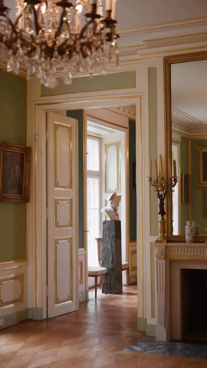 Where fashion meets cinema, and history takes on a new form. This time, Vanda…