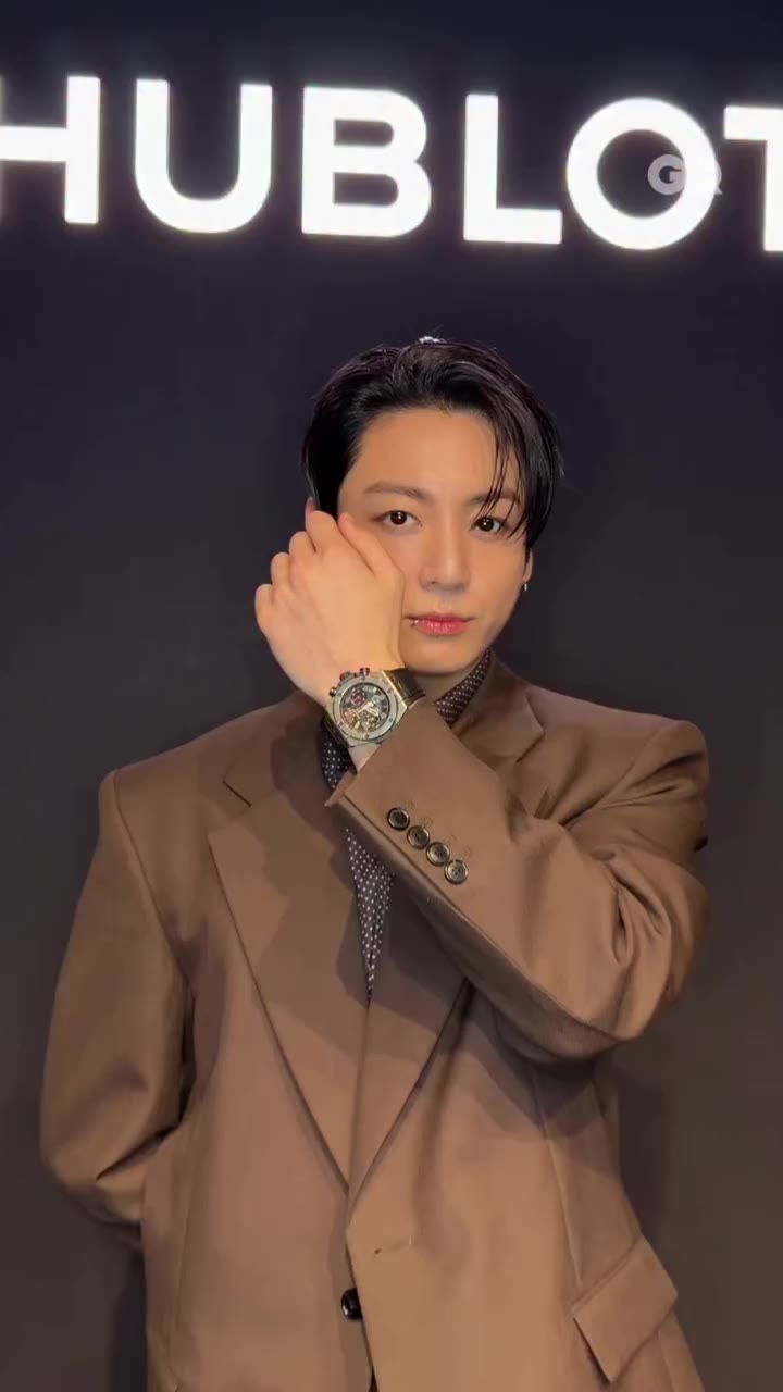 ジョングクが思う、ウブロの時計の好きなところは？ HUBLOTのグローバルブランドアンバサダー就任後、初来日となるBTSのジョングクにインタビュー。HUBLO…