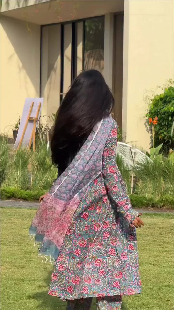 A little floral, a little dreamy, and completely desi 🌸 Meet Razi — where…