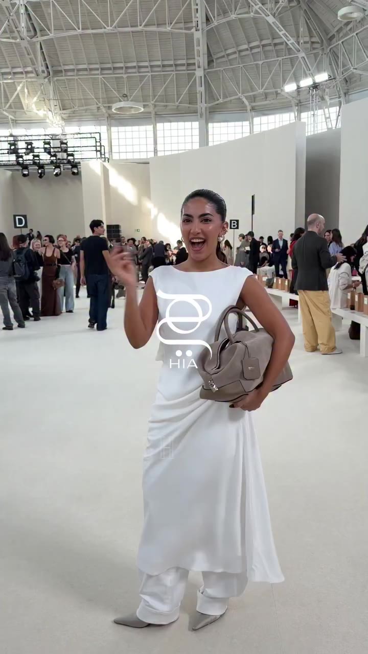 خلال عرض Max Mara لربيع وصيف 2027 في ميلانو، تحدثت مؤثرات في عالم الموضة عن…
