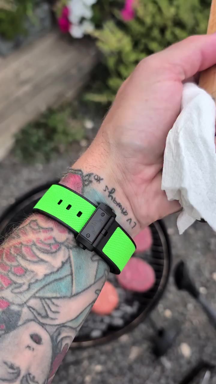 Grillin and chillin 🥩😎 this green watch Thursday with the super striking…