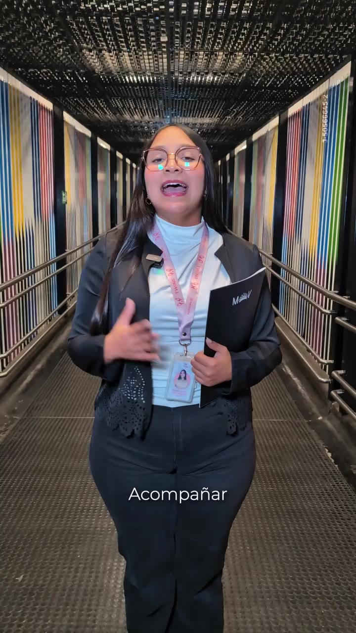 Firmamos nuestro compromiso con la belleza, la elegancia y el talento…