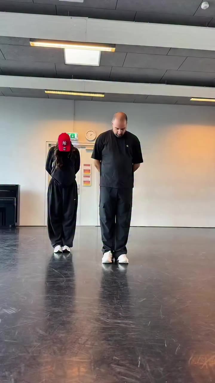 Dansen met @farjafarvardin ❤️‍🔥 Dit was echt genieten! Wie moet mijn volgende…