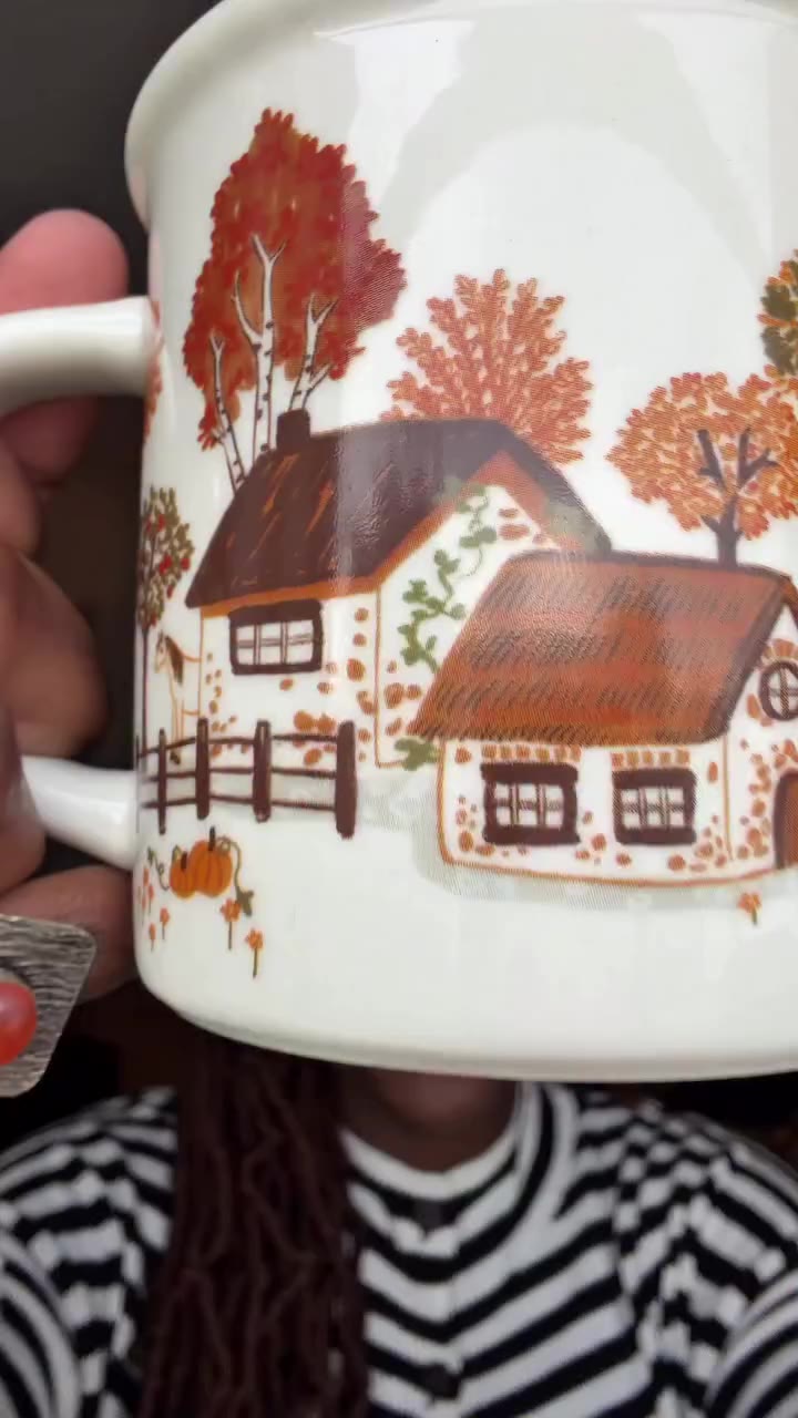 With fall home decor this whimsical, the season starts when you say so. 🍂☕🧡