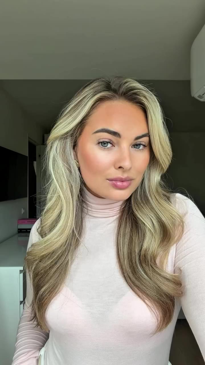 A clean make-up look in less than 3 minutes. I think I just found my new…
