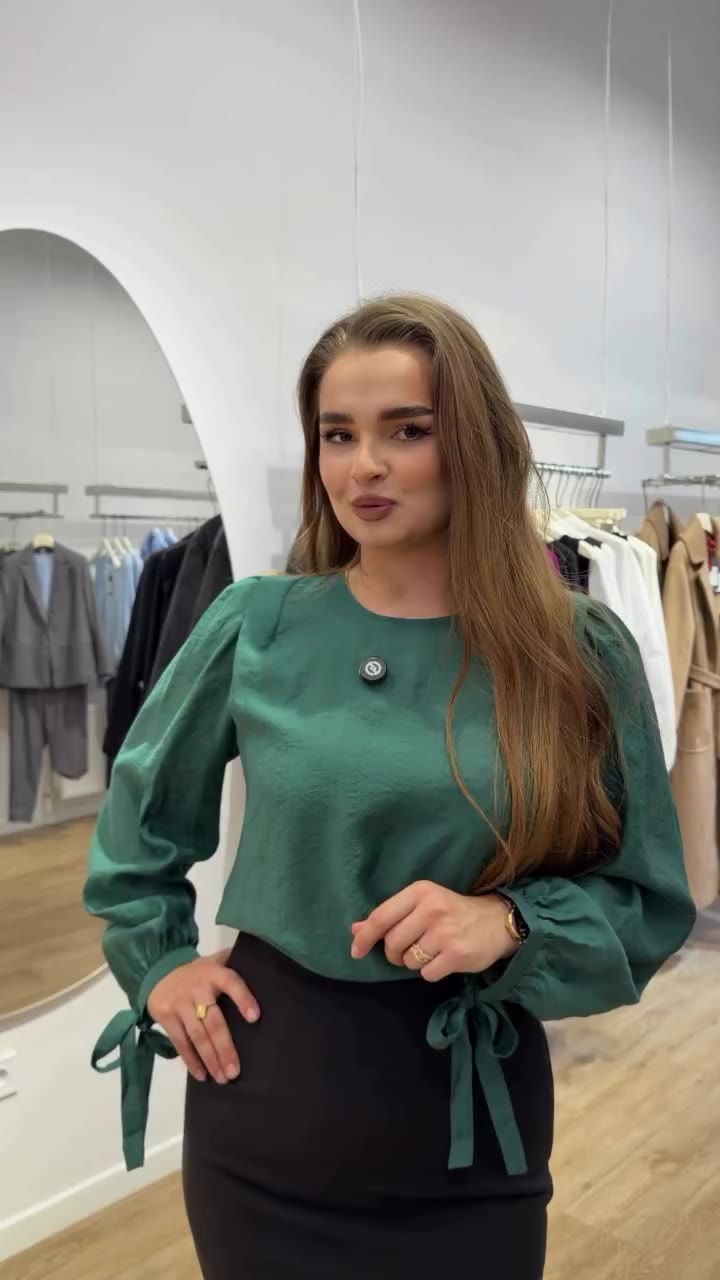 ИДЕАЛЬНЫЙ ОСЕННИЙ ДУЭТ ДЛЯ ОФИСА И ОСОБЕННЫХ ВЕЧЕРОВ 🤌🏼emerald ⠀ Насыщенный…