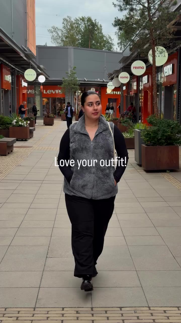 Love @arianasepideh outfits 🤎 This is making us look forward to sweater…