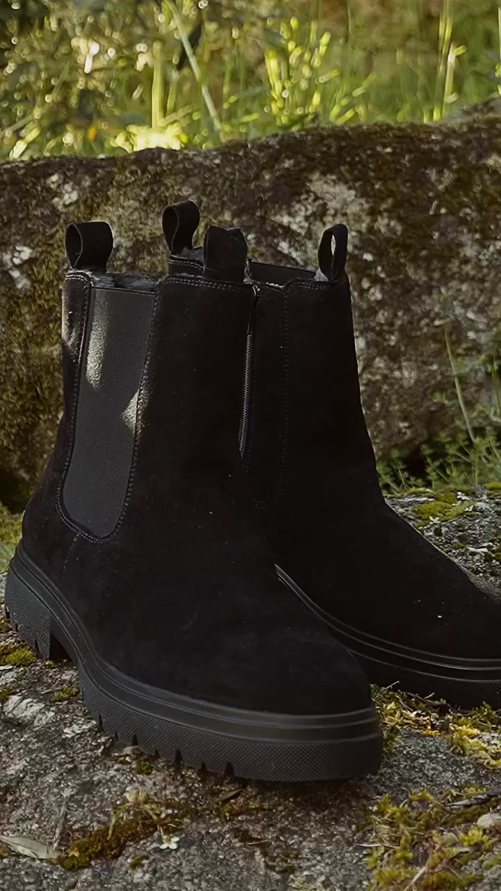 LLOYD Heaven Suede ankle boots are the perfect blend of timeless elegance and…