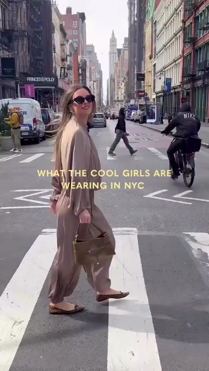 What the cool girls are wearing: NYC edition 🍎