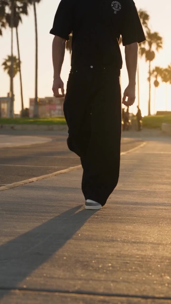 Black fit, warm light, easy walk 🌅 Emperor t-shirt: 551751272 Emperor jeans…