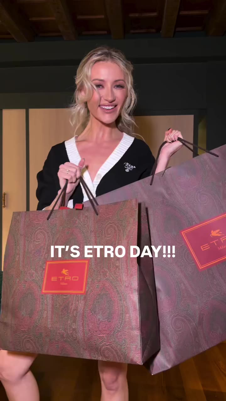 you know I love @etro day 🤎 • • • #Etro #MFW #MilanFashionWeek #EtroSS27 #GRWM