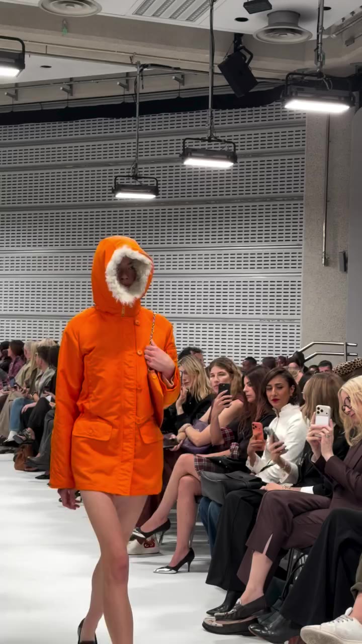 ☆ @kanechristopher82 is BACK on @londonfashionweek ! @mulberryengland by…
