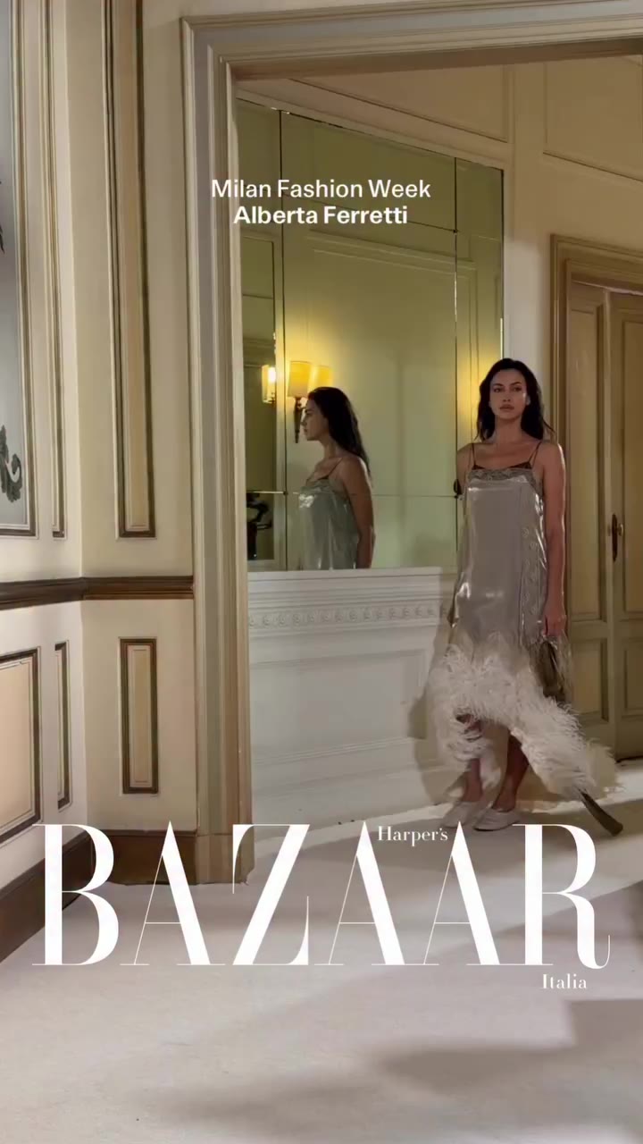 @lorenzo.serafini1973 ha presentato la nuova collezione @albertaferretti SS27…