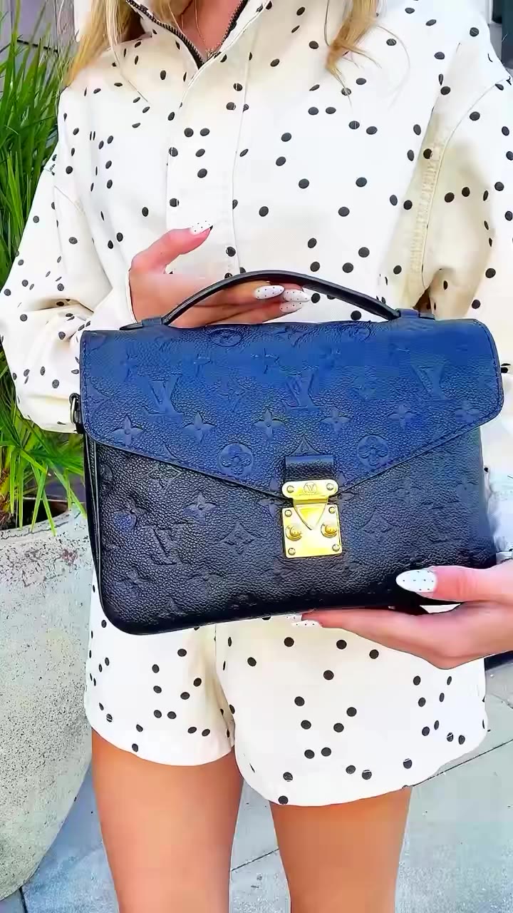 Pochette Métis 🖤 Yes, please! 🔥 ONLY $2695! 🥂 Shop now! 🛍️…