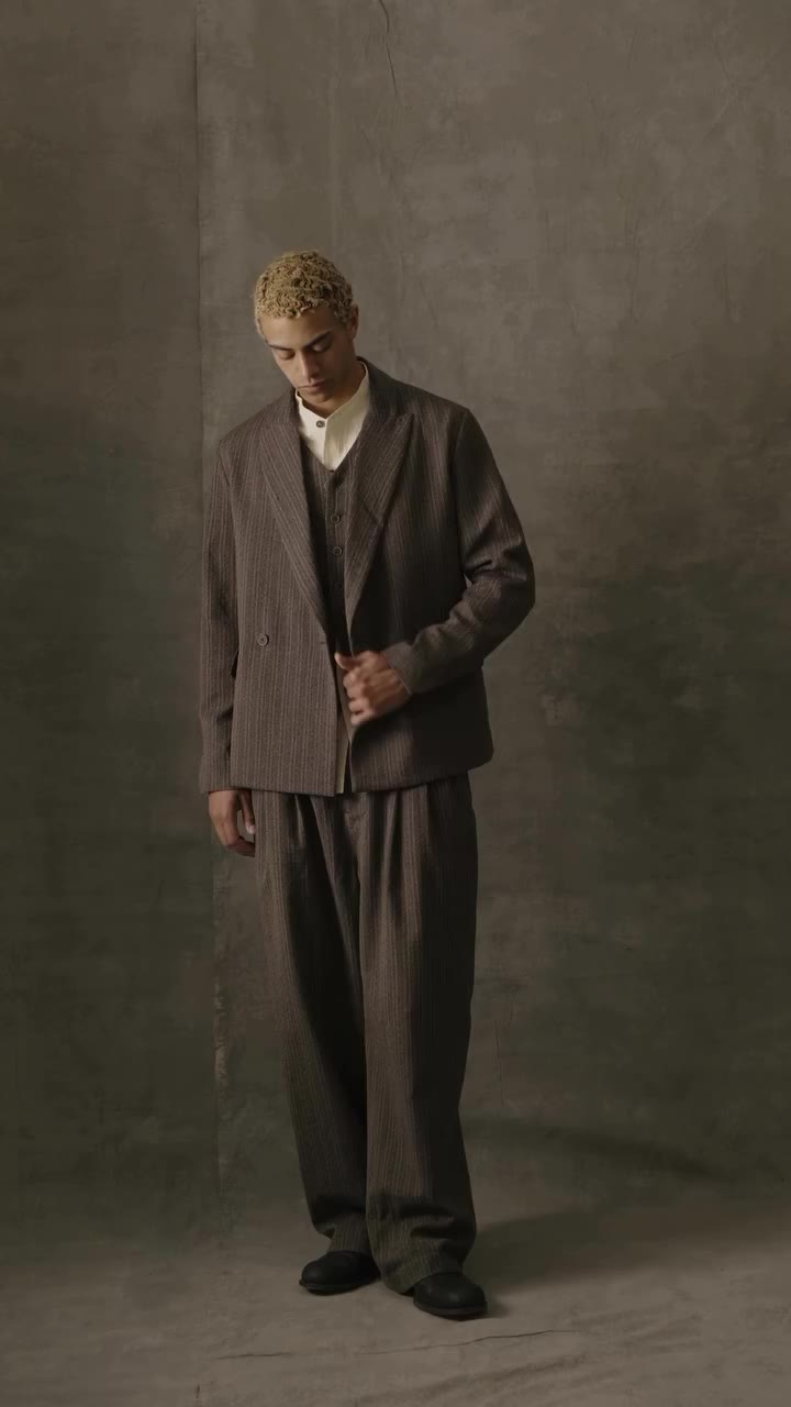 A new season unfolds. Autumn, in a different light. New textures. New fabrics…