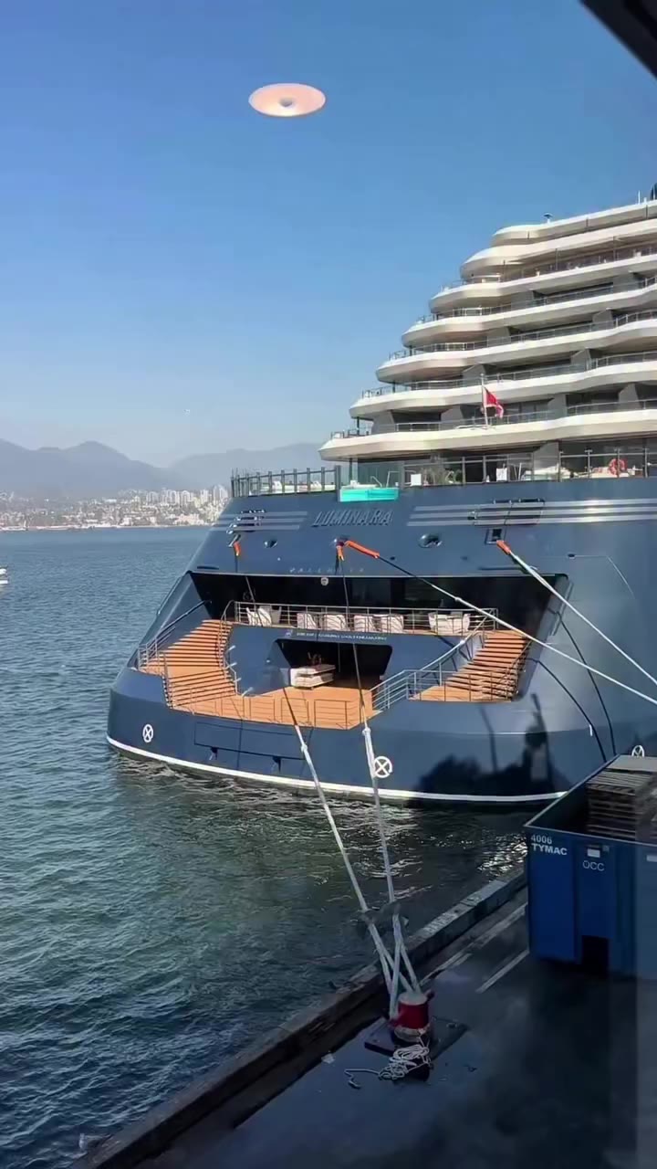 Let’s tour the @ritzcarltonyachtcollection’s newest super yacht, Luminara!🛥️✨…