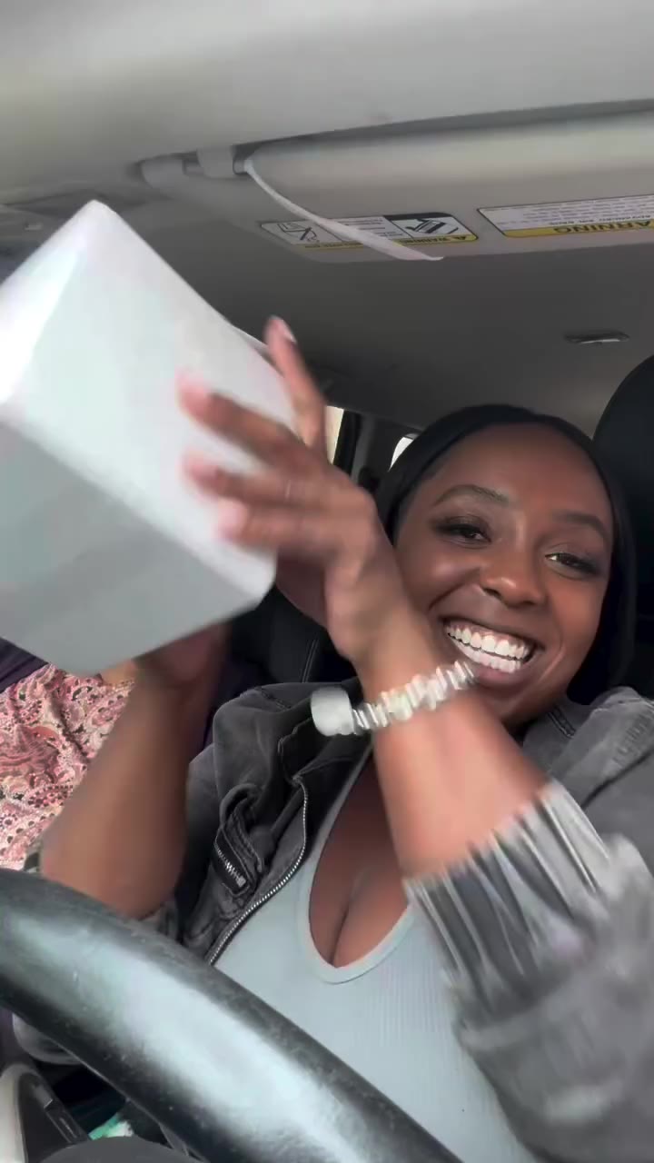 ✨ NEW FRAGRANCE ALERT ✨ @soiandwix sent your girl their new fragrance Golden…