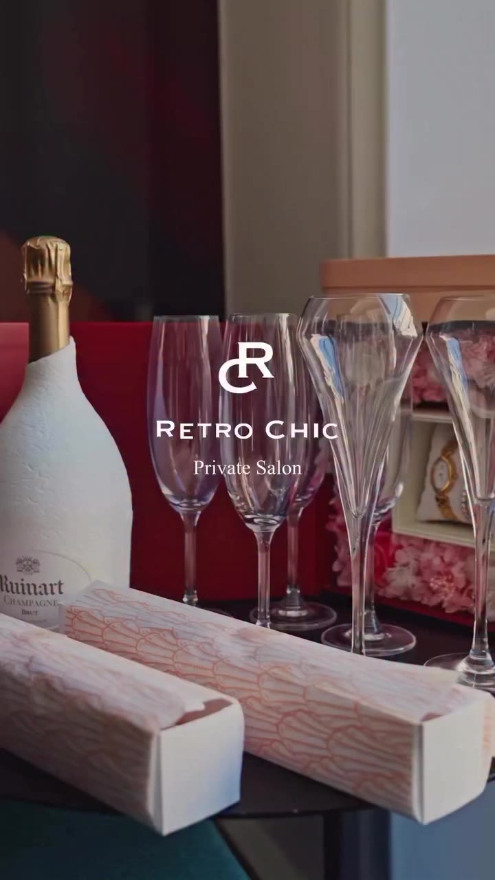 Your invitation to experience RETRO CHIC in Paris. 🥂✨ During Paris Fashion…