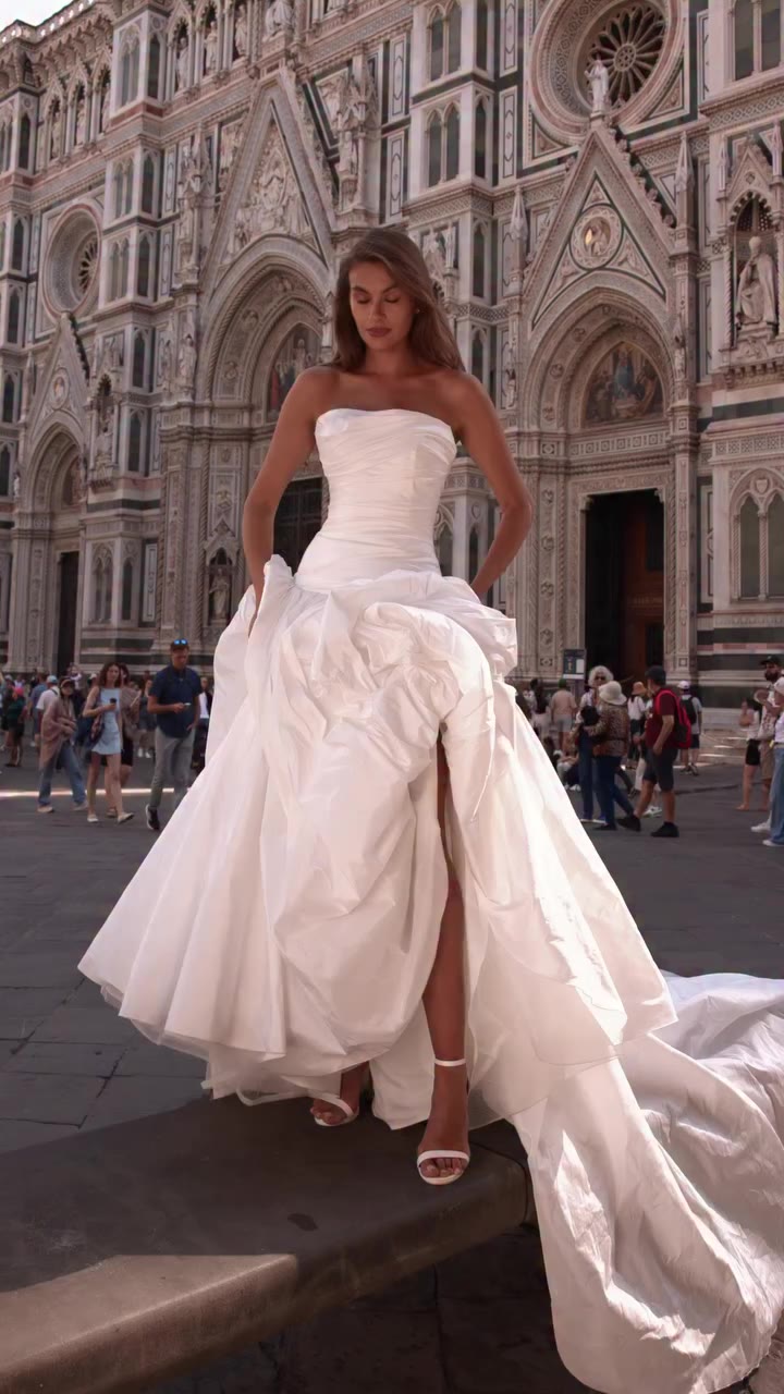 ELOISE. Modern femininity through the language of couture Part of the new…