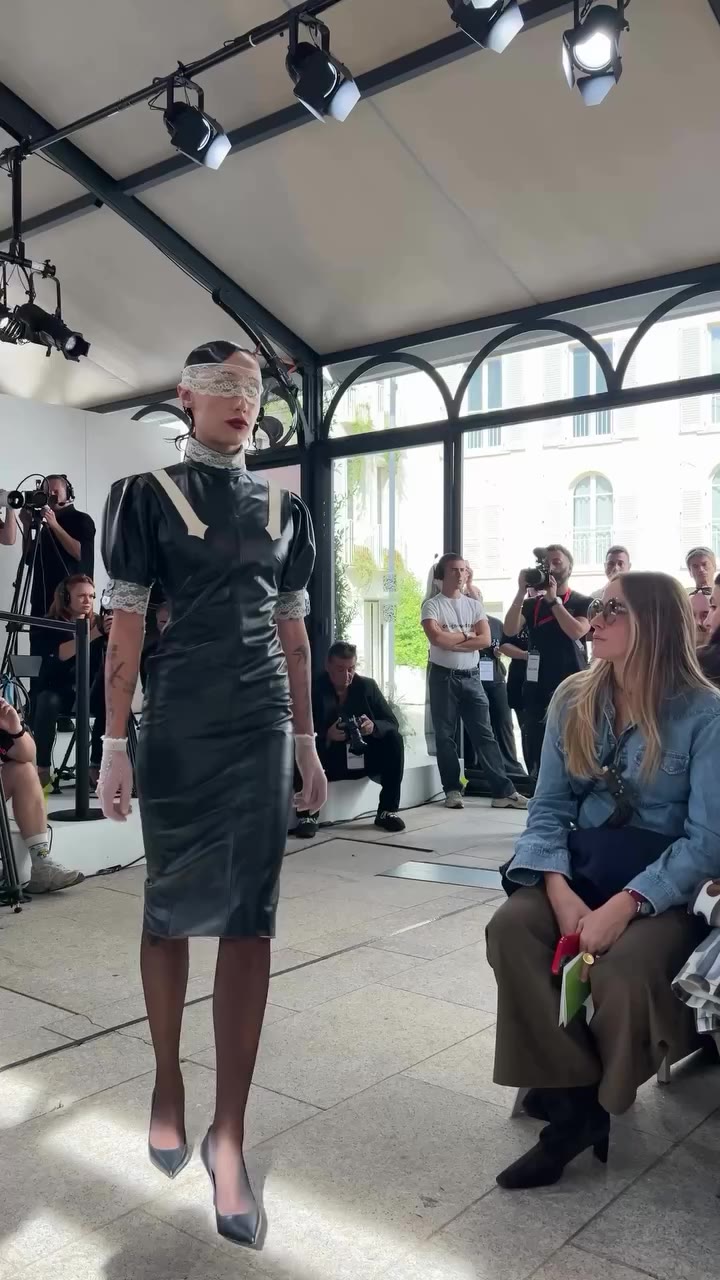 Silences, murmurs, whispers, and otherworldly voices take over the runway for…