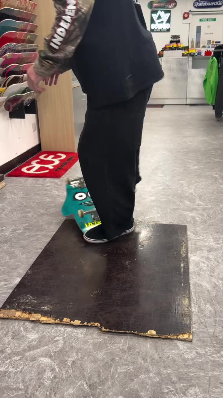 Wingee Casper! 🌪️🛹 @davehayesz @heroinskateboards