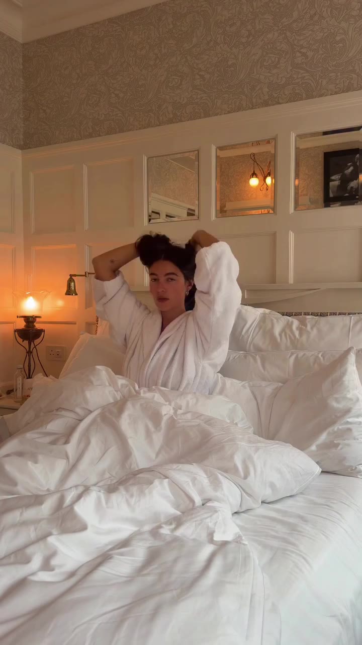 ad | in bed with @caudalie 🧖🏽‍♀️ get free eyepatches when purchasing the…
