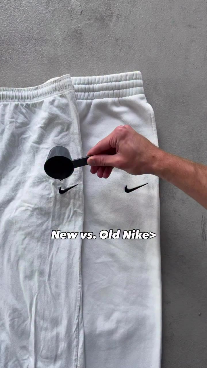 Definitely the Vintage one!🤍 #vintage #baggy #jogger #nike