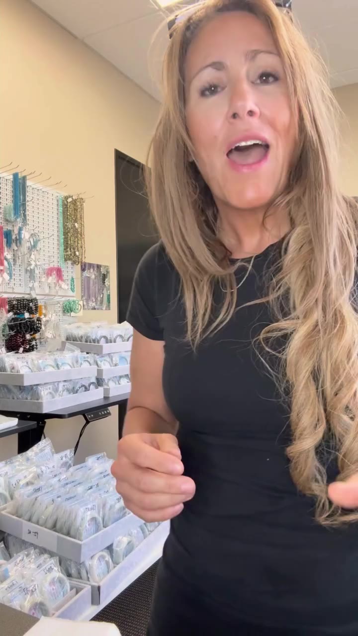 💚 JADE LOVERS, THIS ONE’S FOR YOU! I’m going LIVE on Whatnot today! If you’re…