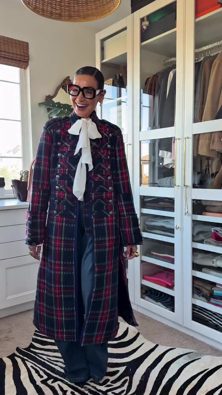 A great coat doesn’t finish the look. Sometimes, it is the look. 🤎…