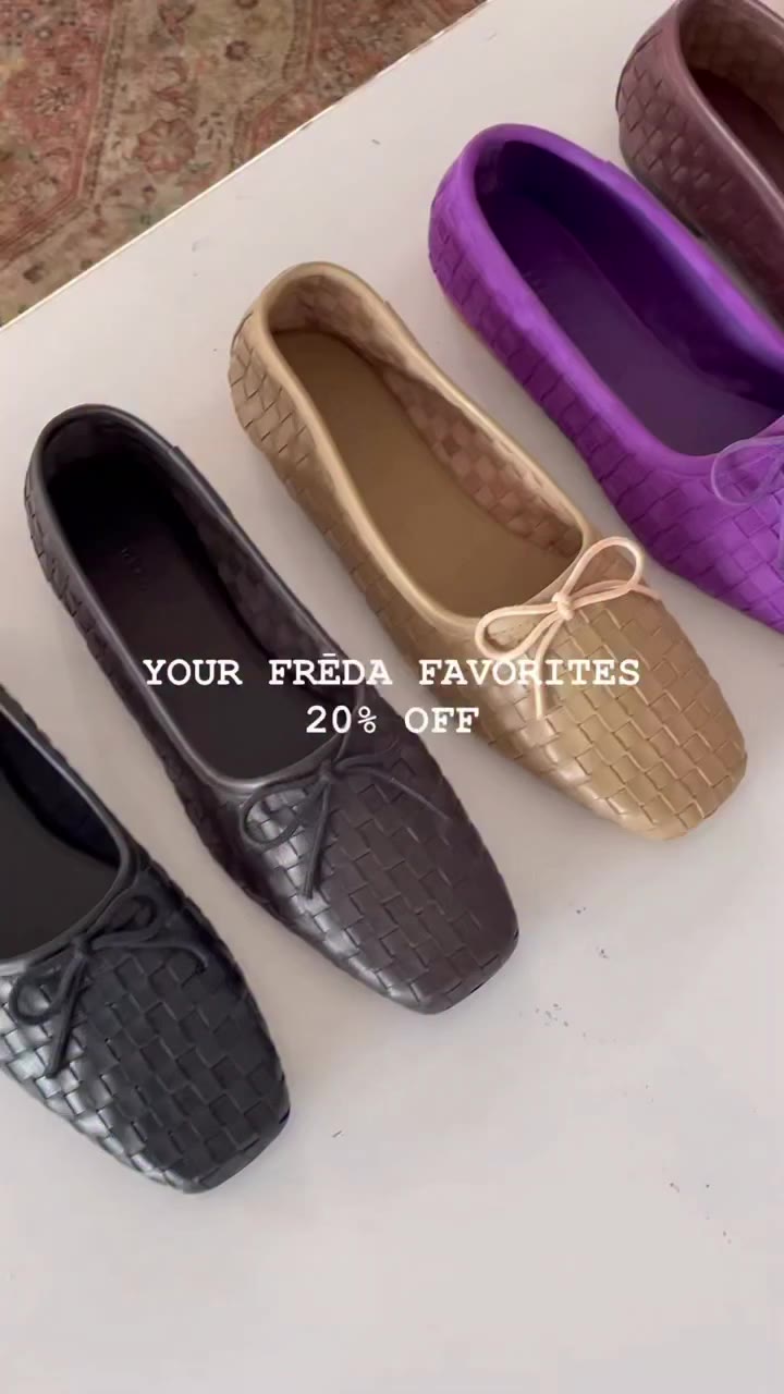 YOUR FALL FAVORITES, NOW 20% OFF 🍂 Friends and Family is here!! Which style…