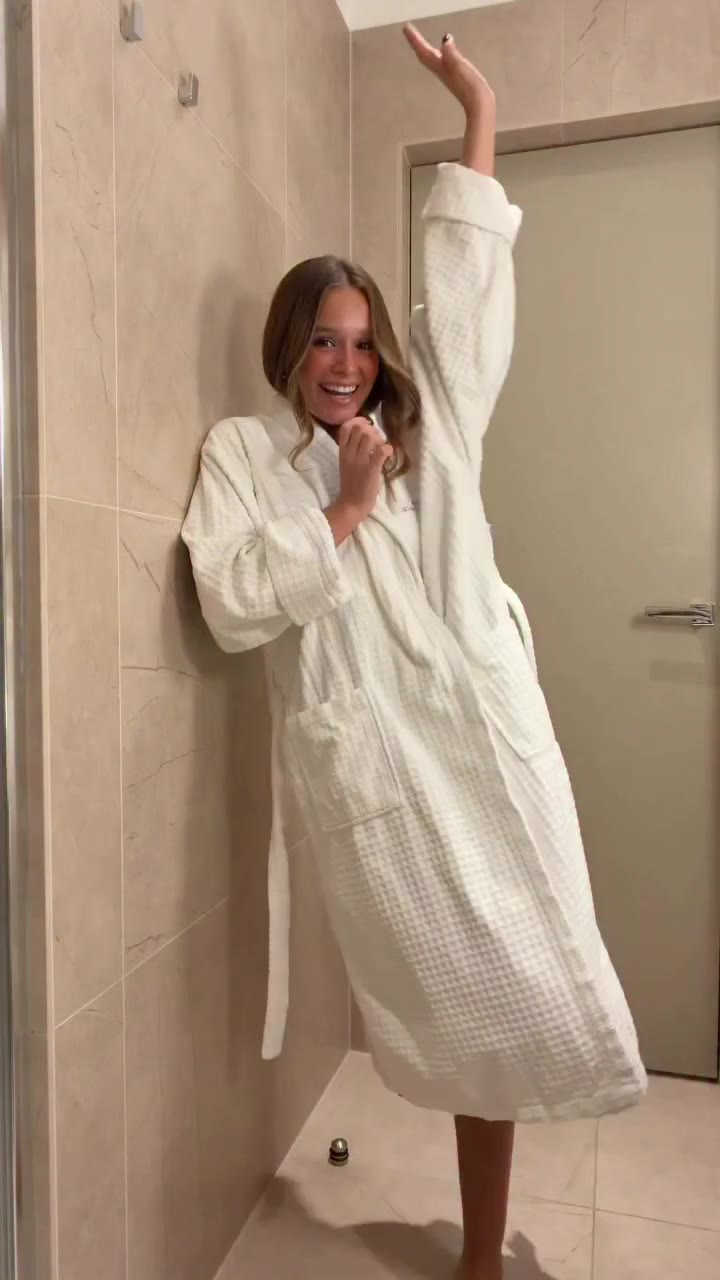 Os vestís conmigo para mi segundo día de fashion week en Milán!!!! Que opináis…