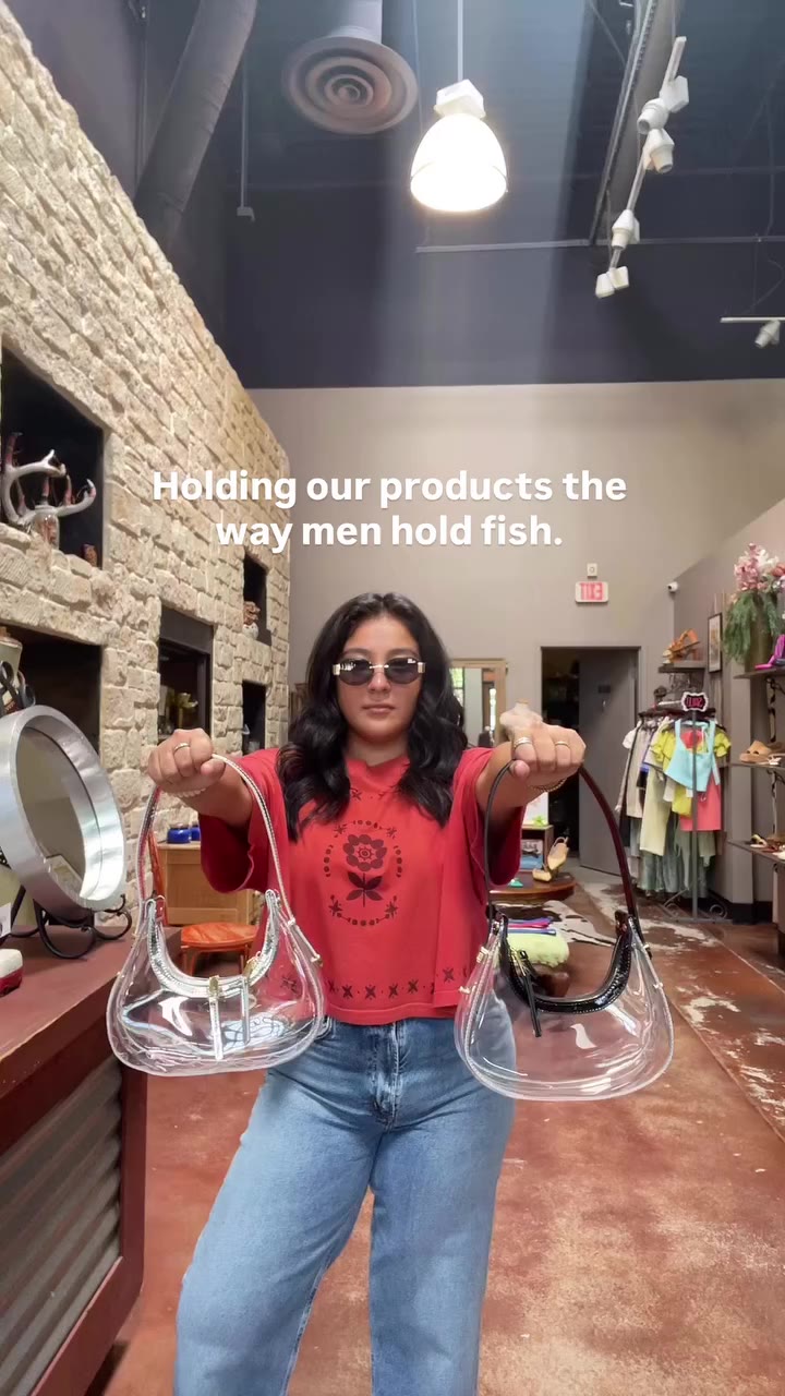 Holding our favorite items the way men hold fish 🐟 #funnyreels #trendy…