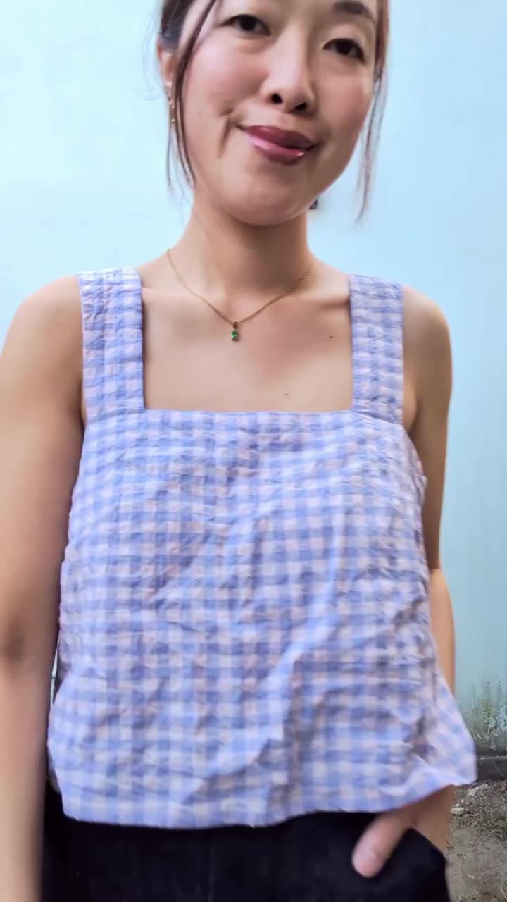 Because it’s always nice to see an outfit in motion. Here is another look at…