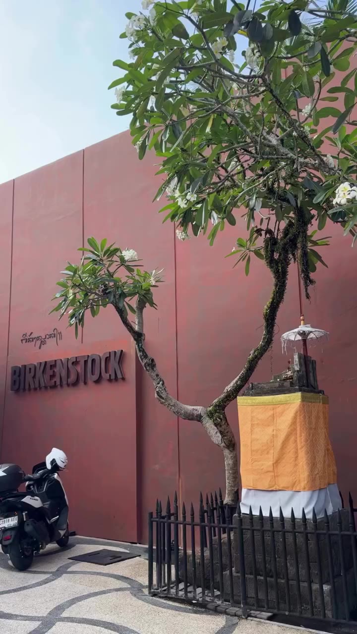 BIRKENSTOCK MEETS BALI. Okay, this was an unexpected little fashion moment in…