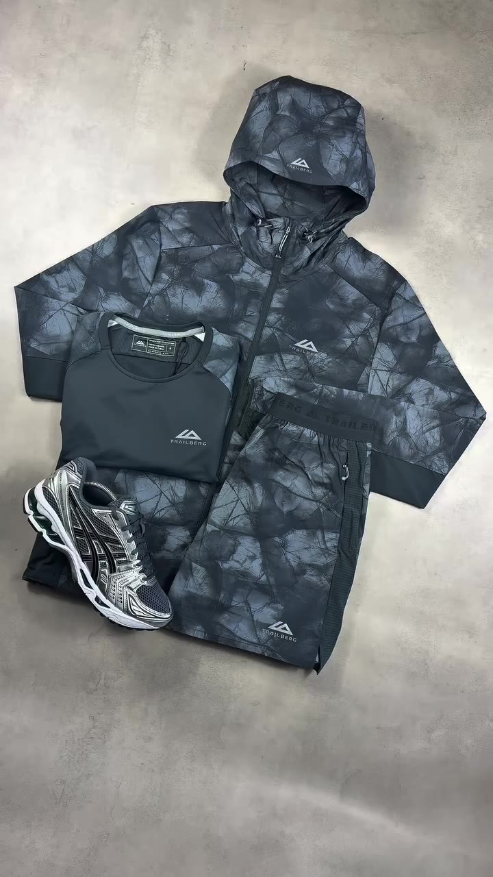 Trailberg Ice Trio 🧊 paired with the Jasper Green ASICS Kayano 14s 💚 One of…