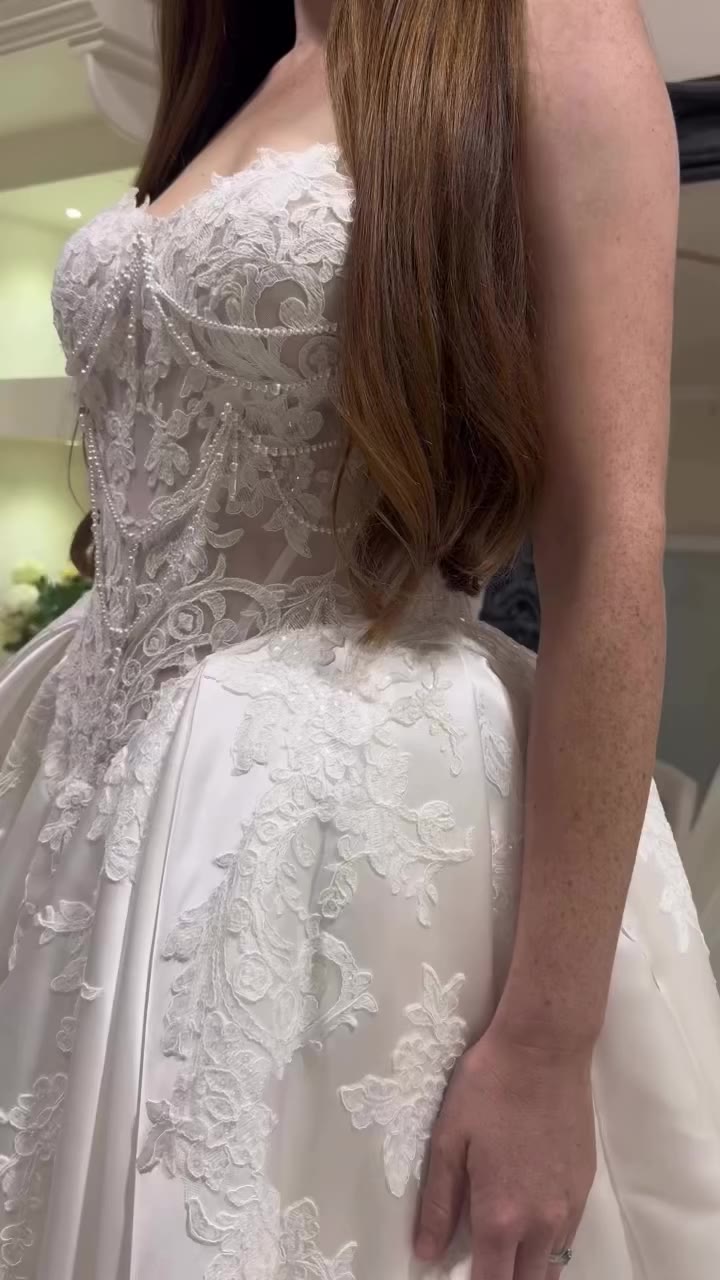 ✨ Meet Windsor by @enzoani ✨ Elegant, romantic and effortlessly beautiful…
