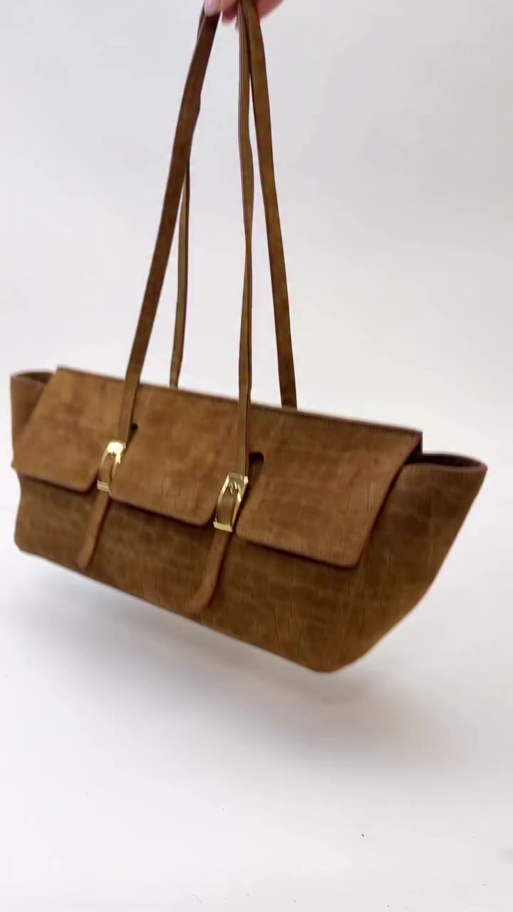 Our Le Bateau Large Croco Suede Cognac✨ #elleme #ellemeparis #ellemebags