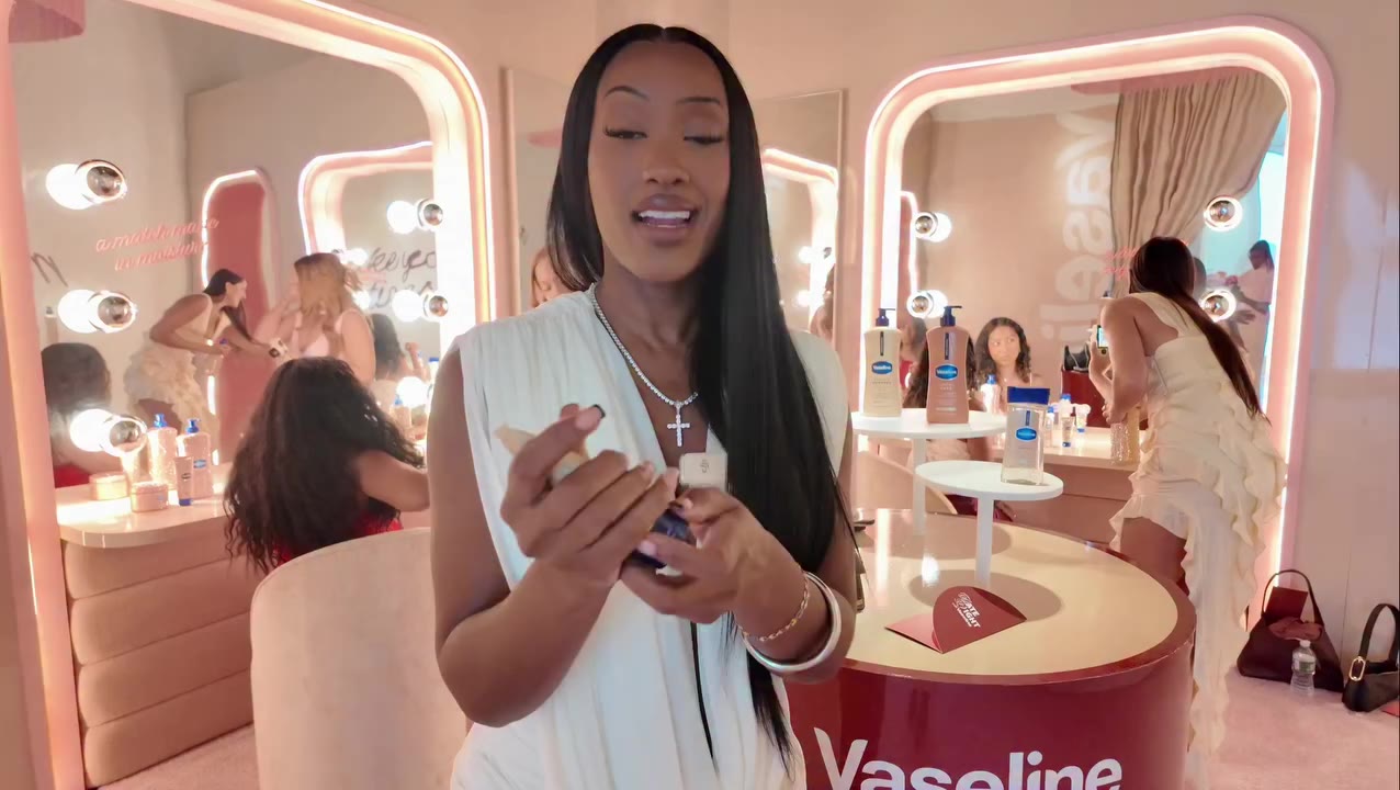 Doing a hard launch with my new boo @vaselinebrand ❤️🤭 we had an amazing date…