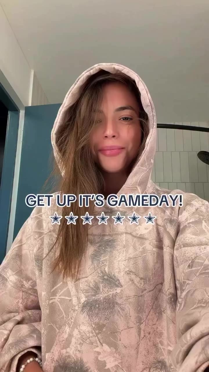 Get up, it’s Thursday Night Football. 🏈✨ @christinaaustinlopez styling our…