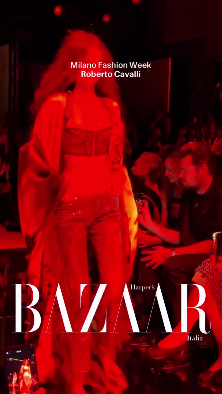 @roberto_cavalli in passerella alla @milanfashionweek #bazaaritalia