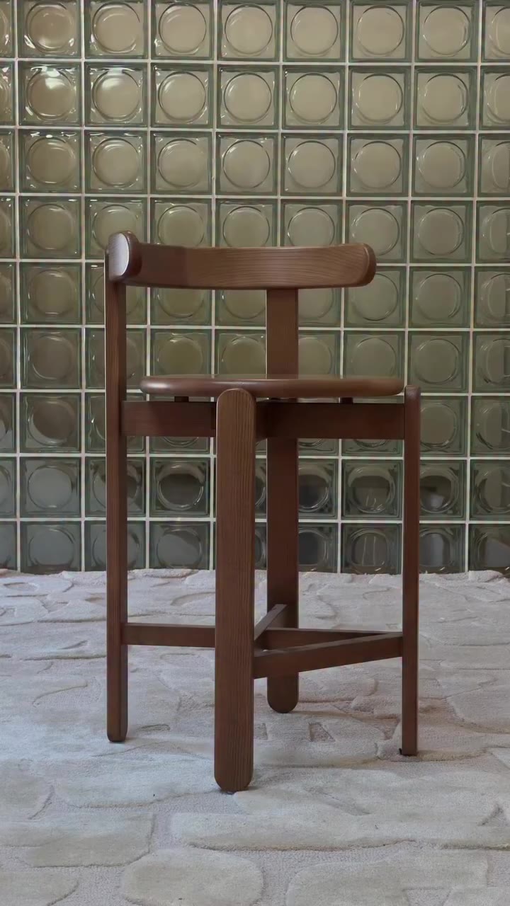 ASSISE - CHAISES des lignes justes, des matières choisies, une nouvelle…