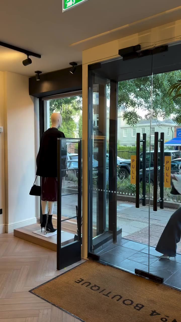 Walk to work with us! Walking into another fabulous week in store at No.4…
